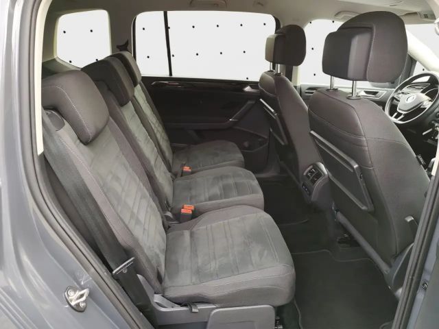 Volkswagen Touran 1.5 TSI DSG R-Line