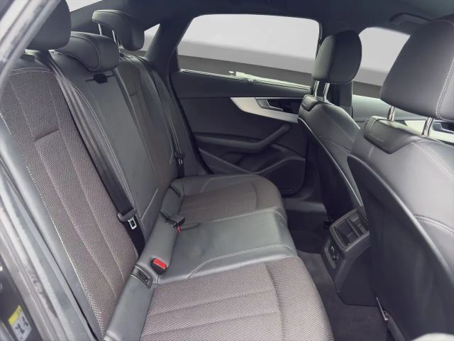 Audi A4 30 TDI S-Line Sedan