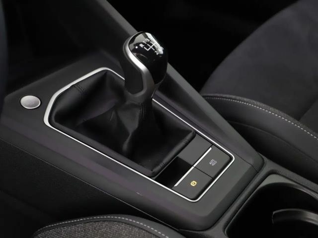 Volkswagen Golf Life Variant