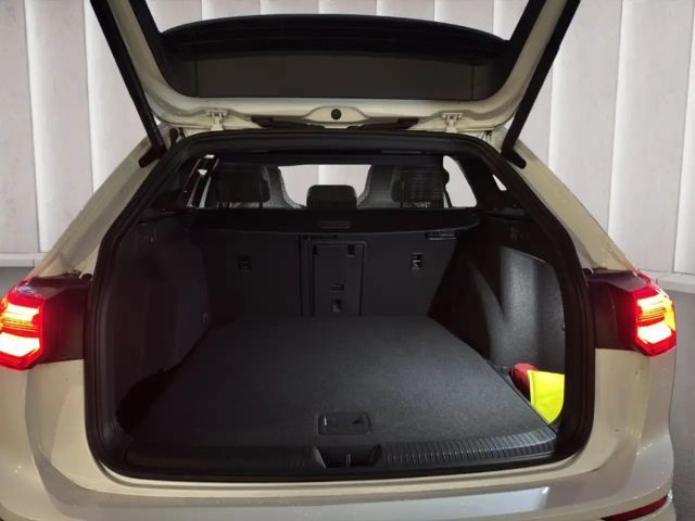 Volkswagen Golf 1.5 eTSI IQ.Drive R-Line