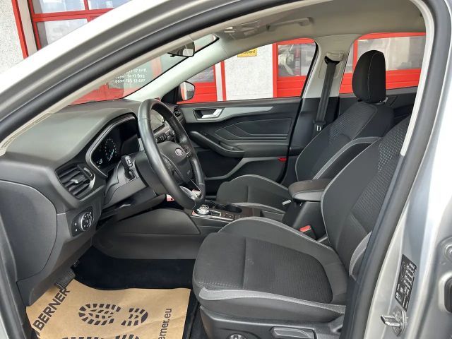 Ford Focus Cool & Connect