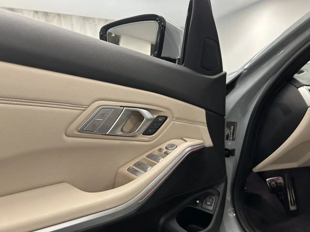 BMW 330 330e M-Sport Touring xDrive