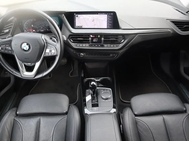 BMW 118 118d Sedan Sport Line