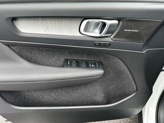 Volvo XC40 Dark Plus