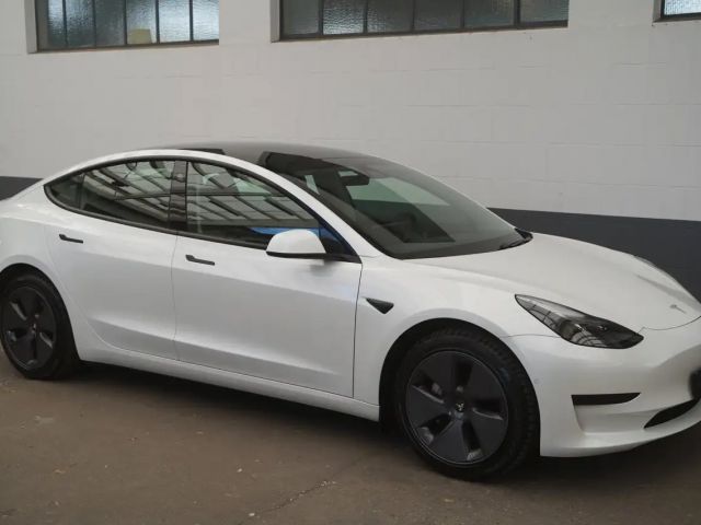 Tesla Model 3 Standard Range