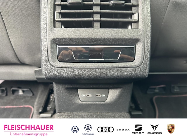 Volkswagen Golf 2.0 TSI DSG Golf VIII