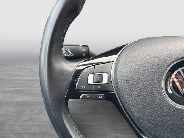 Volkswagen Touran 1.5 TSI R-Line