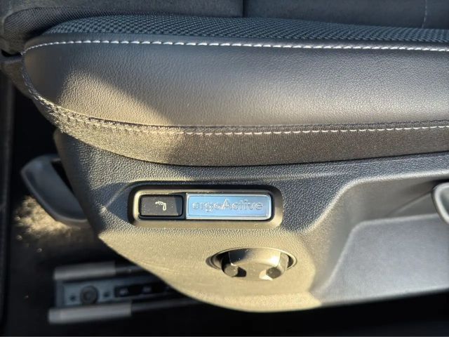 Volkswagen T-Roc 1.5 TSI DSG R-Line