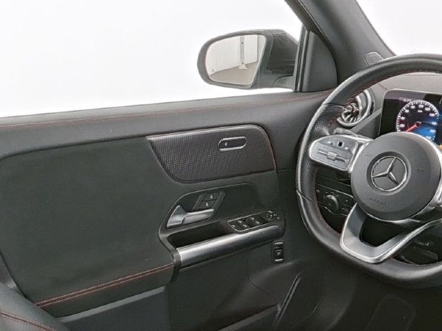 Mercedes-Benz EQA 300 4MATIC