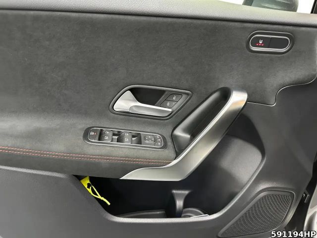 Mercedes-Benz A 200 AMG Line