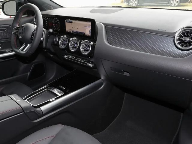 Mercedes-Benz GLA 200 AMG Line