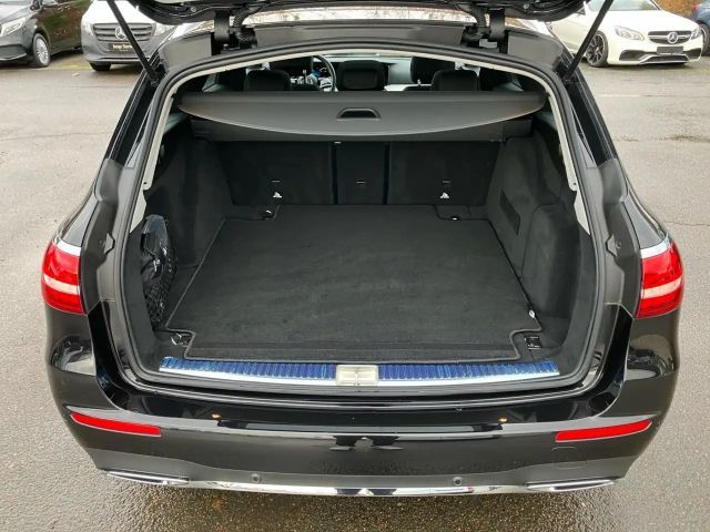 Mercedes-Benz E 220 AMG Line E 220 d Estate