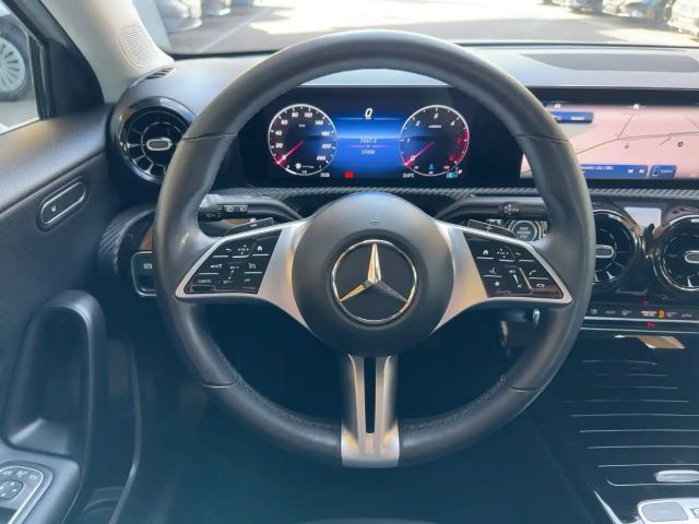 Mercedes-Benz A 180 A 180 d Hatchback