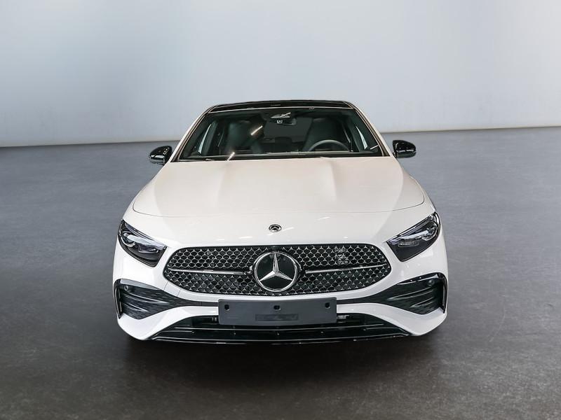 Mercedes-Benz A 200 A 200 d AMG Line