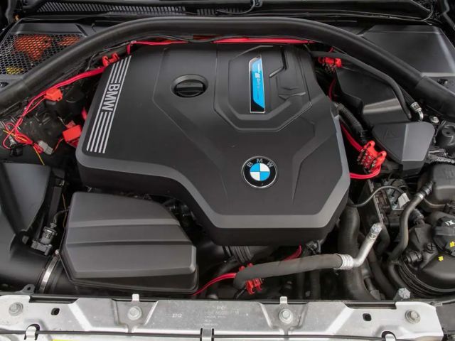 BMW 330 330e M-Sport Touring xDrive