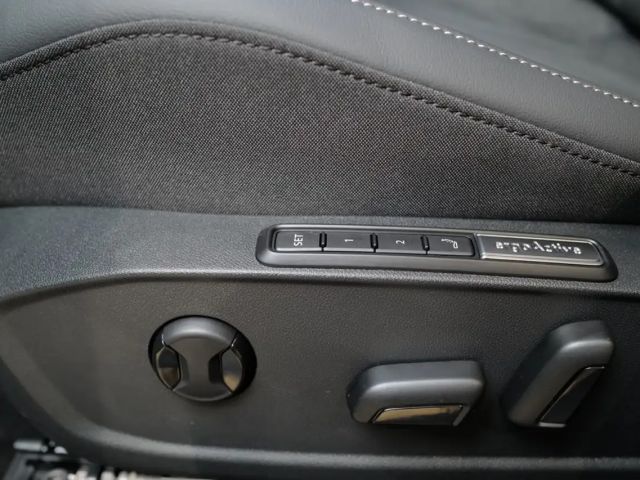 Volkswagen Golf 1.5 eTSI DSG Golf VIII