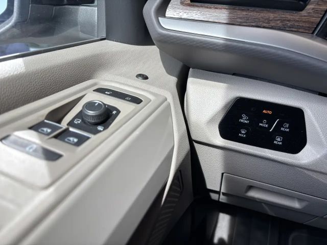 Volkswagen Multivan 2.0 TDI DSG Style T7