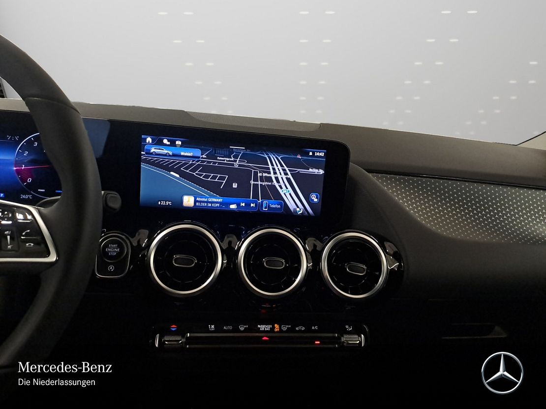 Mercedes-Benz B 220 4MATIC Sedan