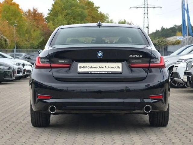 BMW 330 330e Sedan Sport Line