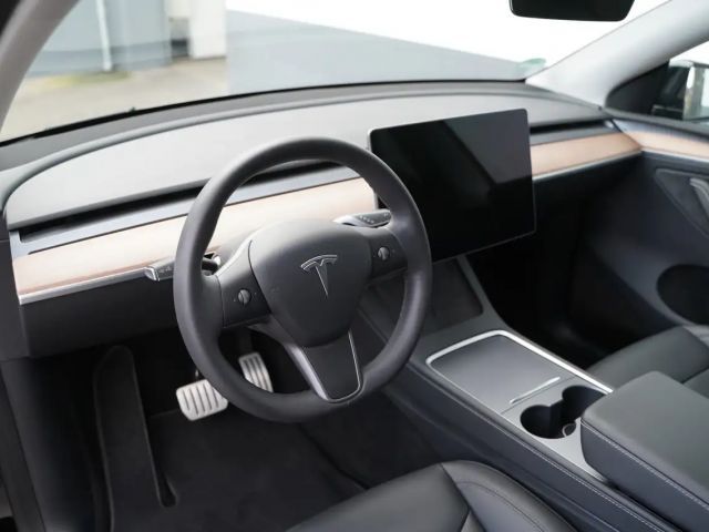 Tesla Model Y AWD Long Range