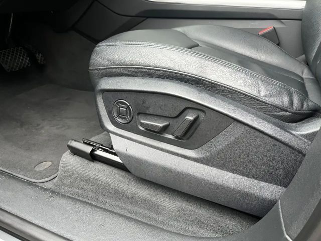 Audi Q8 55 TFSI Ambiente Quattro