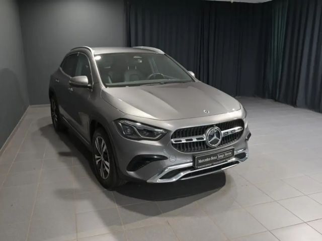 Mercedes-Benz GLA 180 Progressive