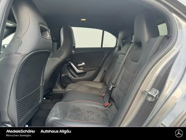 Mercedes-Benz A 250 4MATIC AMG Line