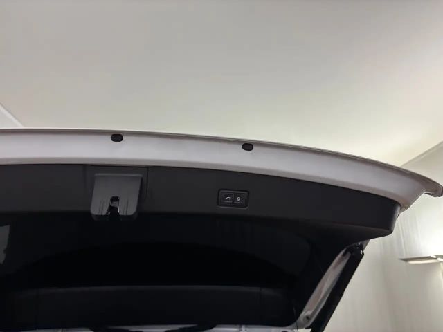 Audi Q4 e-tron Business Quattro