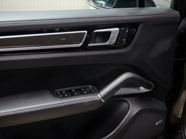 Porsche Cayenne E-Hybrid S Turbo