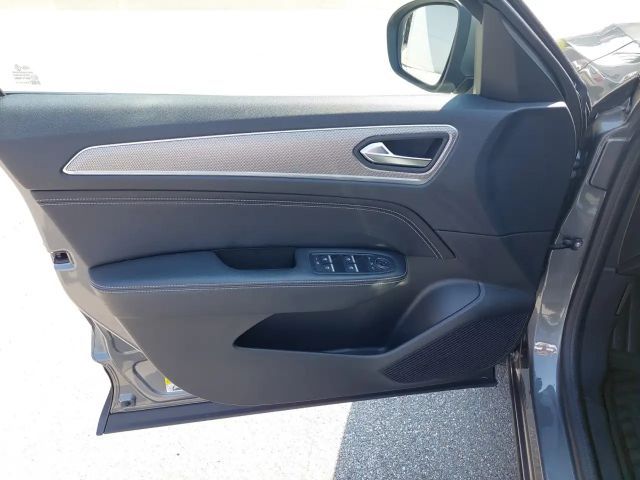 Renault Arkana E-Tech Intens