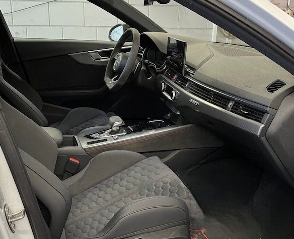 Audi RS4 Avant Quattro