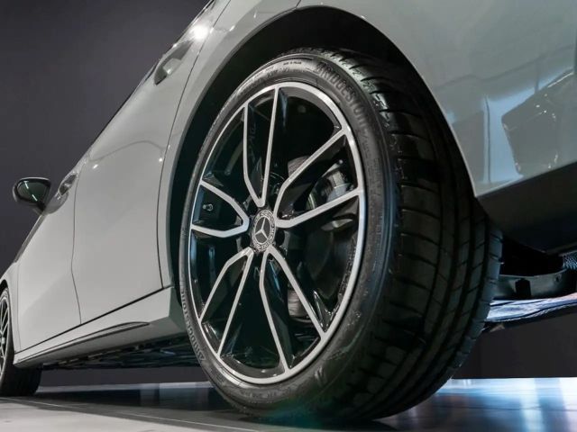 Mercedes-Benz A 200 Hatchback