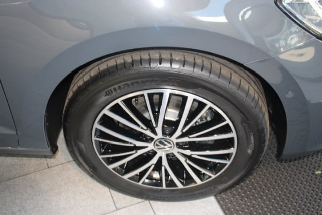 Volkswagen Touran Touran 1.5 TSI DSG Comfortline AHK, RFK, R2D,