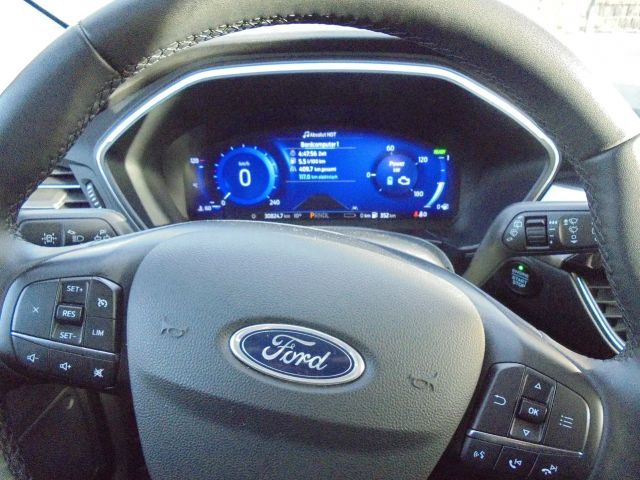 Ford Kuga Hybrid Titanium