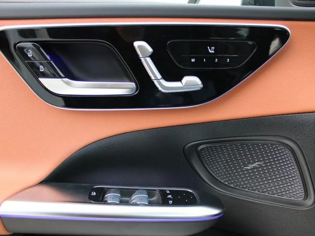 Mercedes-Benz C 200 AMG Line Sedan