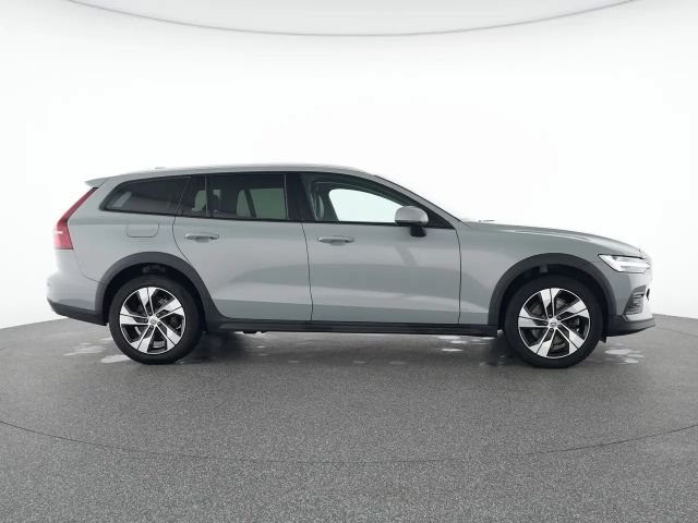 Volvo V60 AWD Plus