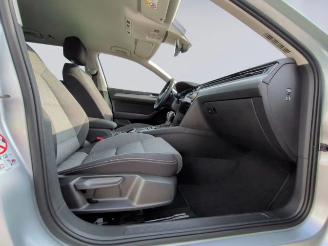 Volkswagen Passat 1.5 TSI Business DSG Variant
