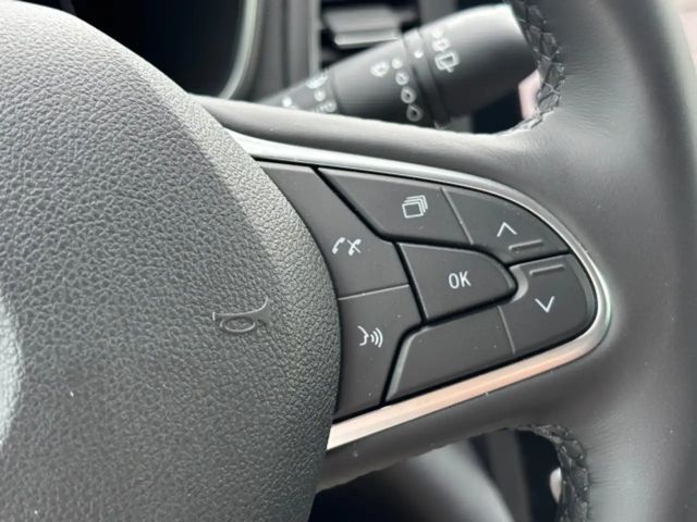 Renault Megane Hybrid Techno