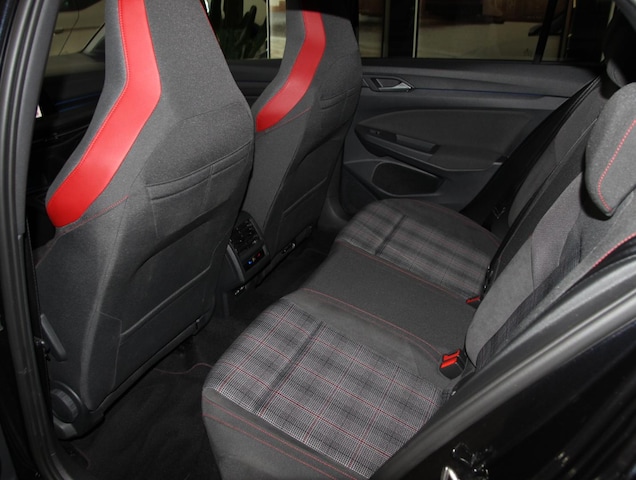 Volkswagen Golf 2.0 TSI DSG