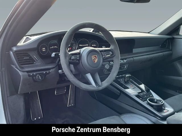 Porsche 992 Cabrio Carrera GTS