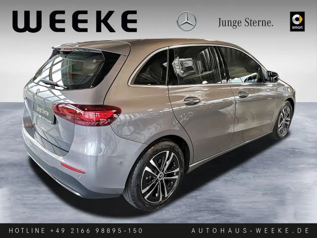 Mercedes-Benz B 180 Progressive Sedan