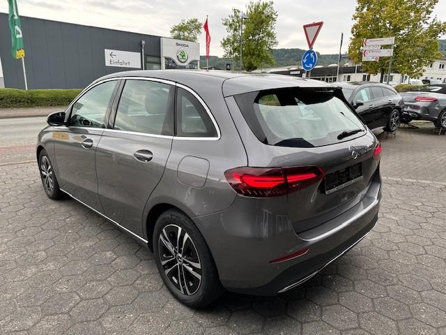 Mercedes-Benz B 200 Progressive Sedan