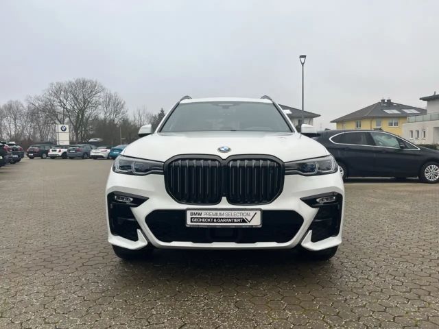 BMW X7 i/HUD/StandHZ/AHK/Panorama/Bowers&Wilkins