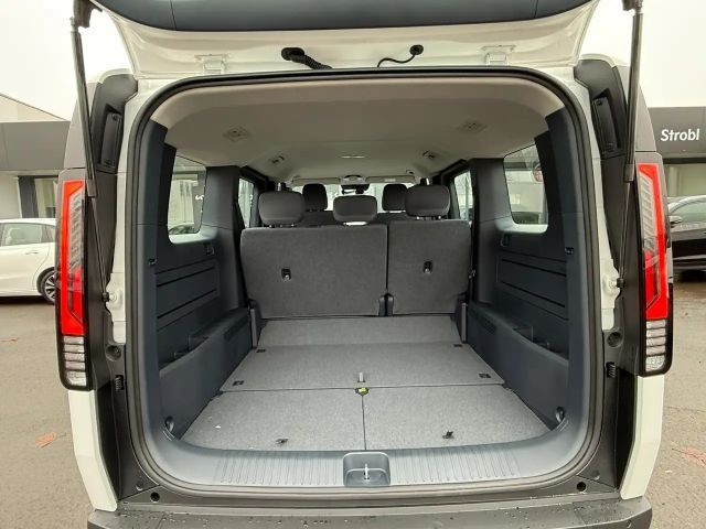 Kia PV5 Passenger 71 kWh Earth