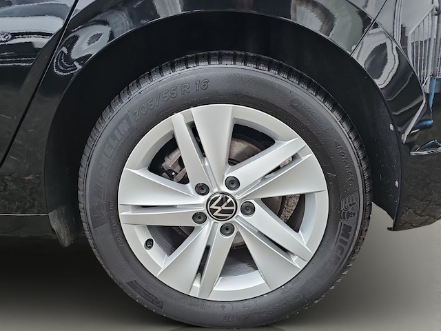 Volkswagen Golf Life