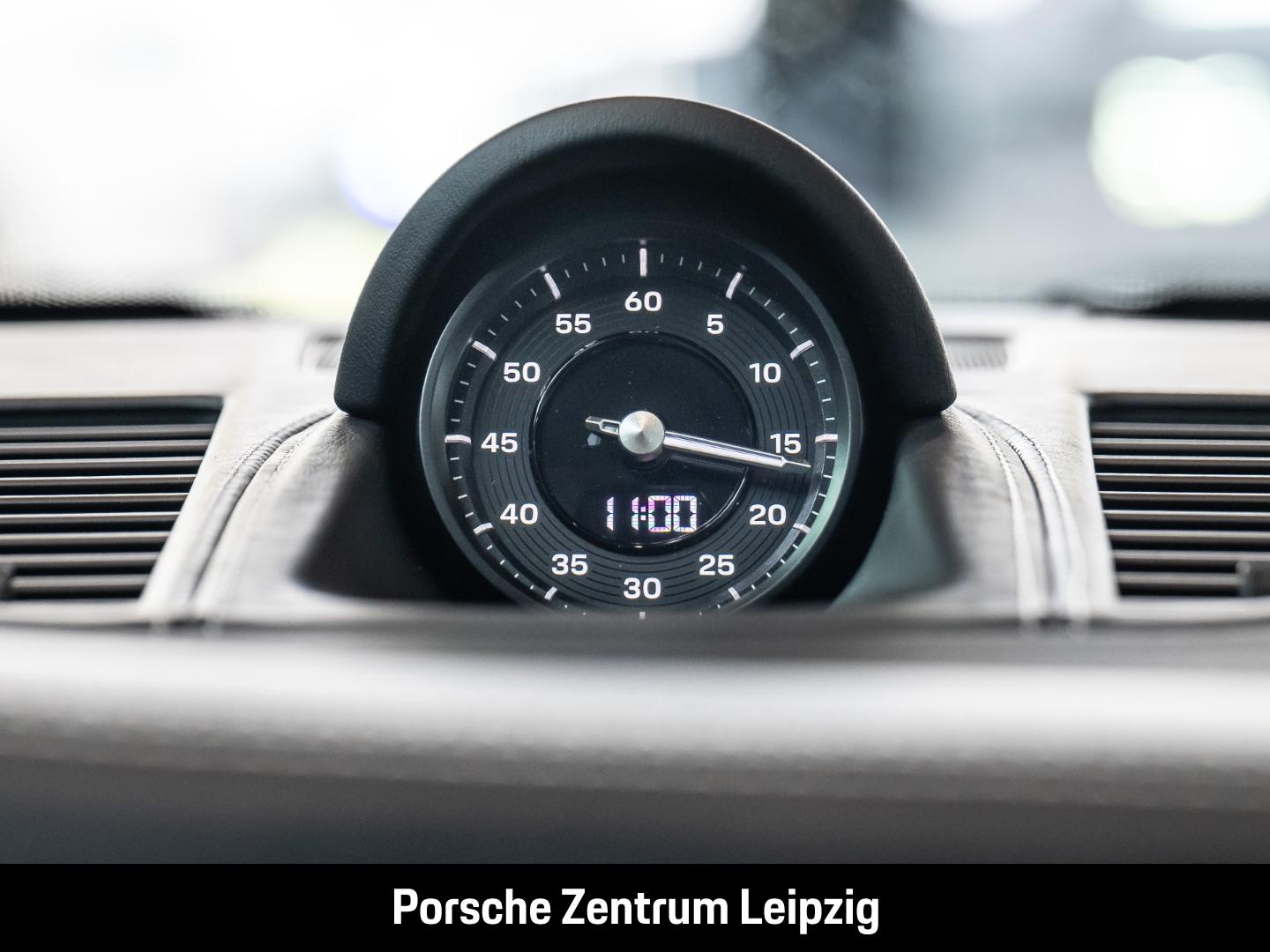 Porsche 911 992 Cabriolet Carrera GTS