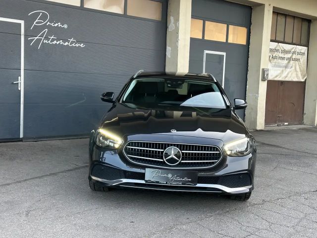 Mercedes-Benz E 300 AVANTGARDE E 300 de