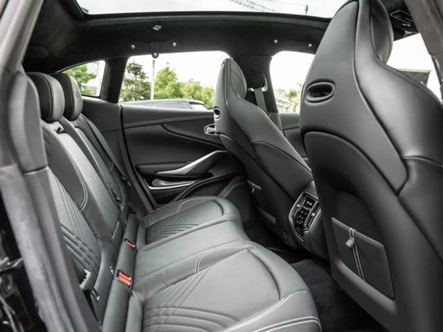 Aston Martin DBX Jet Black Onyx Black