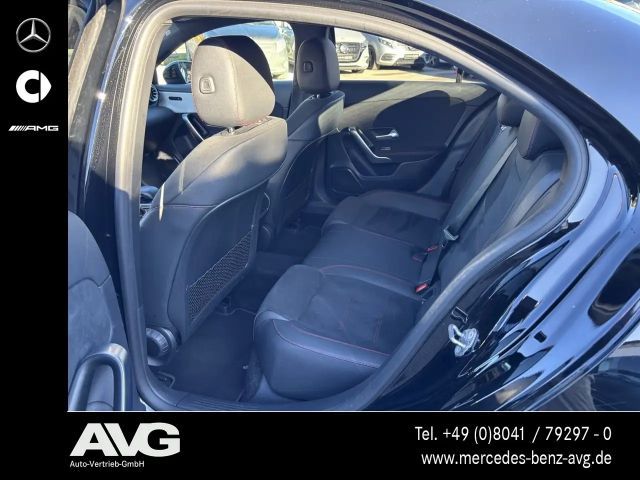 Mercedes-Benz A 250 A 250 e AMG Line