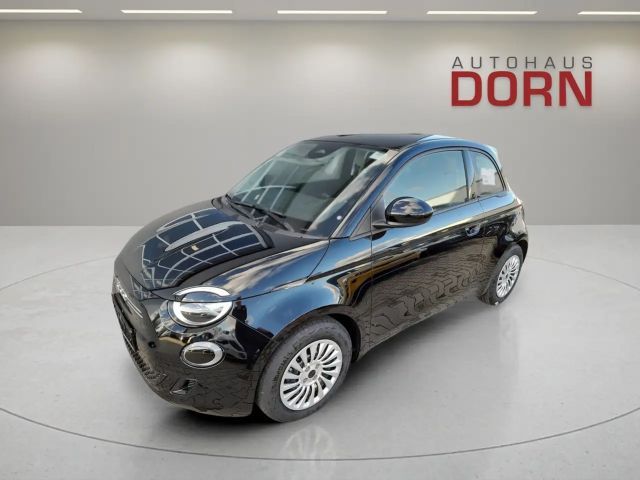 Fiat 500e Action